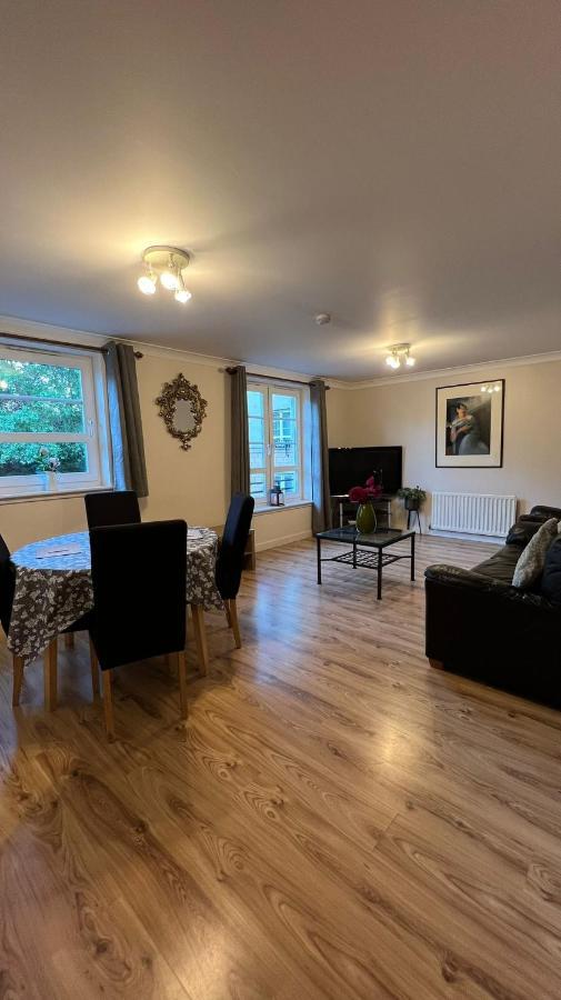 Centre - Powderhall Modern Spacious 2 Bedroom With Free Parking Appartement EDI